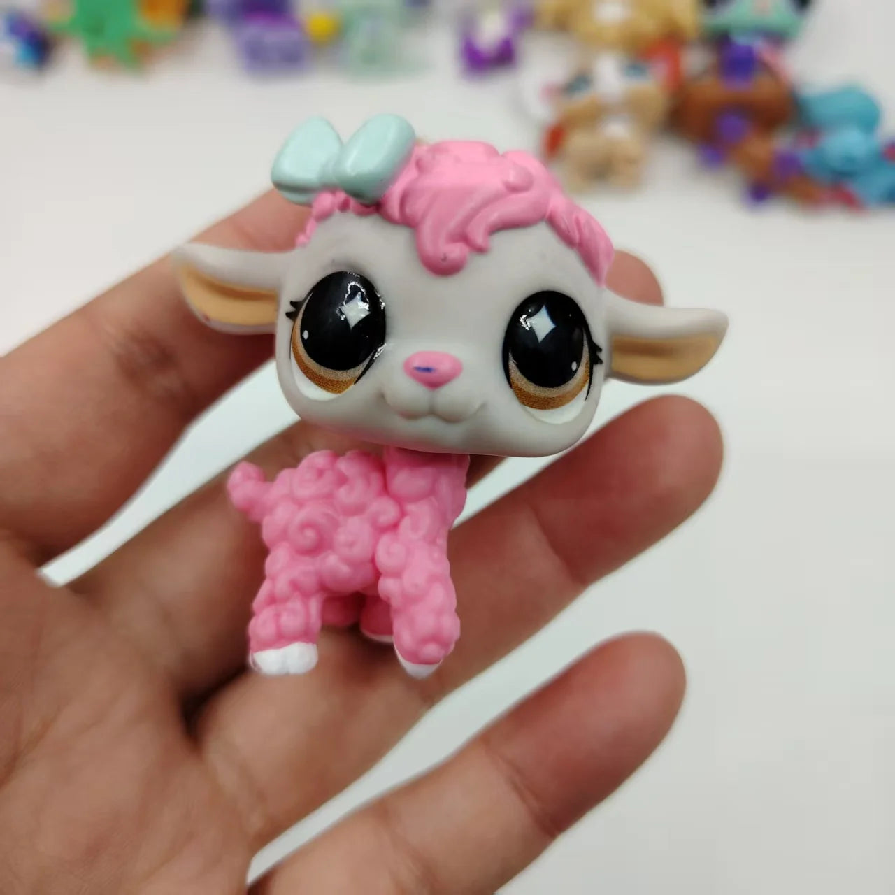 Original LPS Pet Toys Cute Animal Can Shake Head Kitten Collection Toys for Girls Christmas Birthday Gift