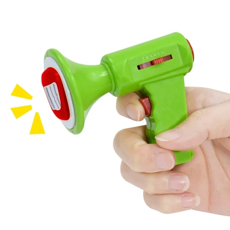 Voice Changer for Kids - Megaphone with 6 Sound Effects - Role-Playing Voice Speaker for Boys and Girls ﻿