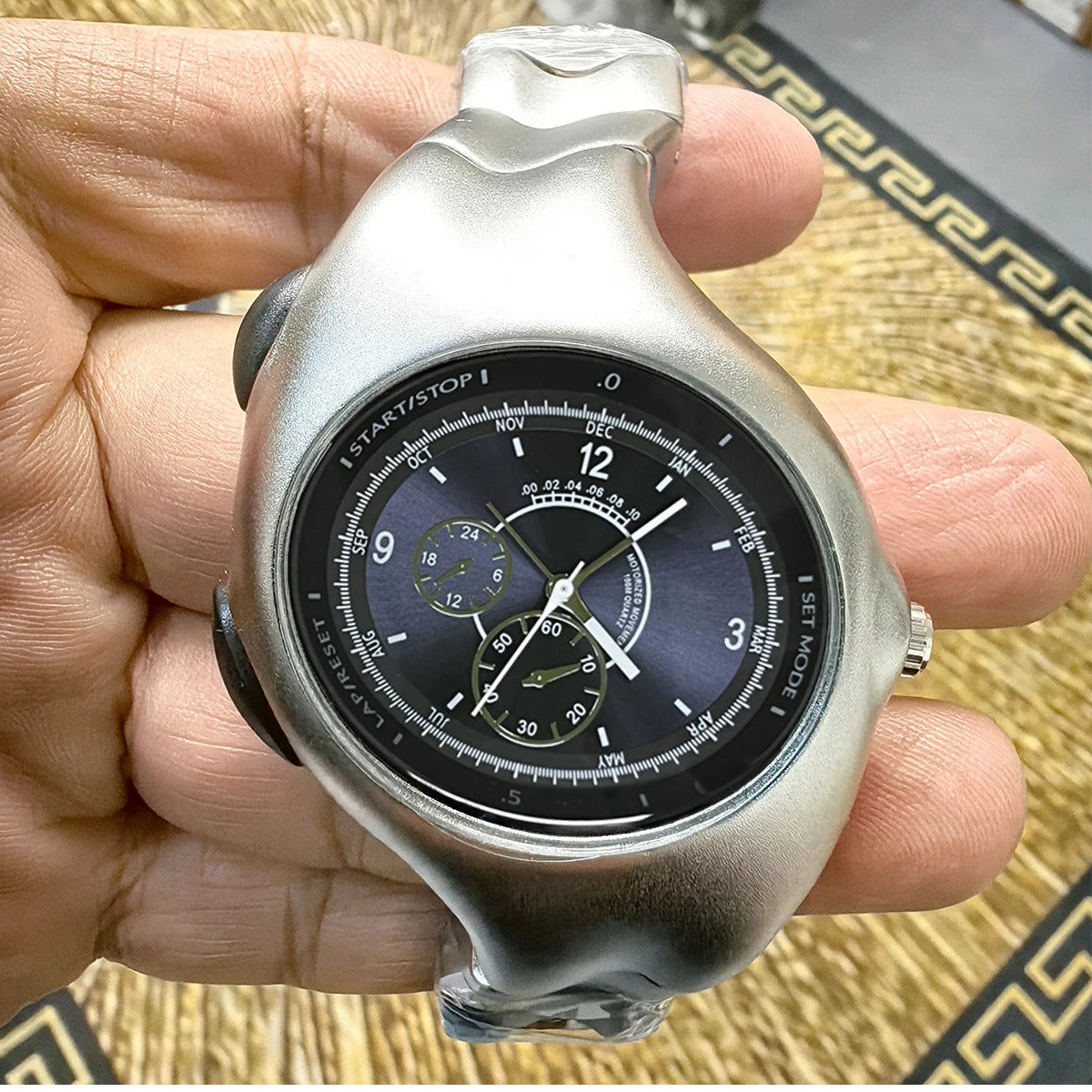 Fashionable Creative Vintage Alien y2k Original Quartz Watch Twisted Design Watches For Man Reloj часы мужские наручные