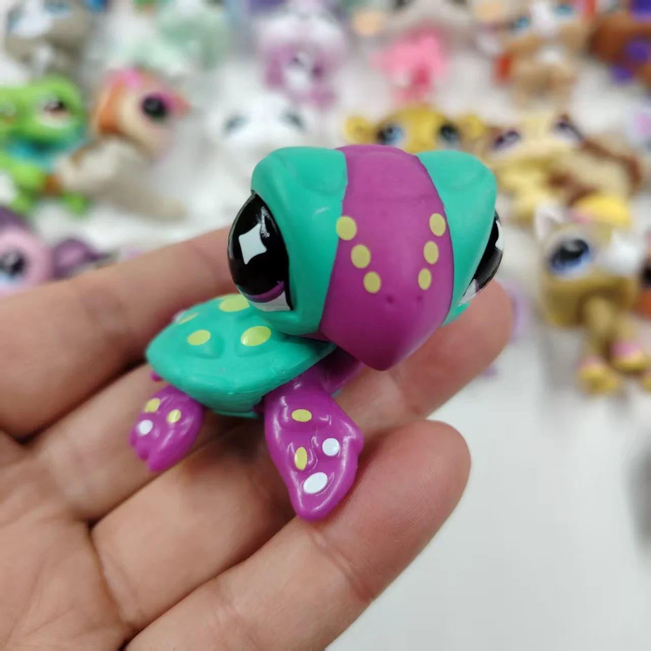 Original LPS Pet Toys Cute Animal Can Shake Head Kitten Collection Toys for Girls Christmas Birthday Gift