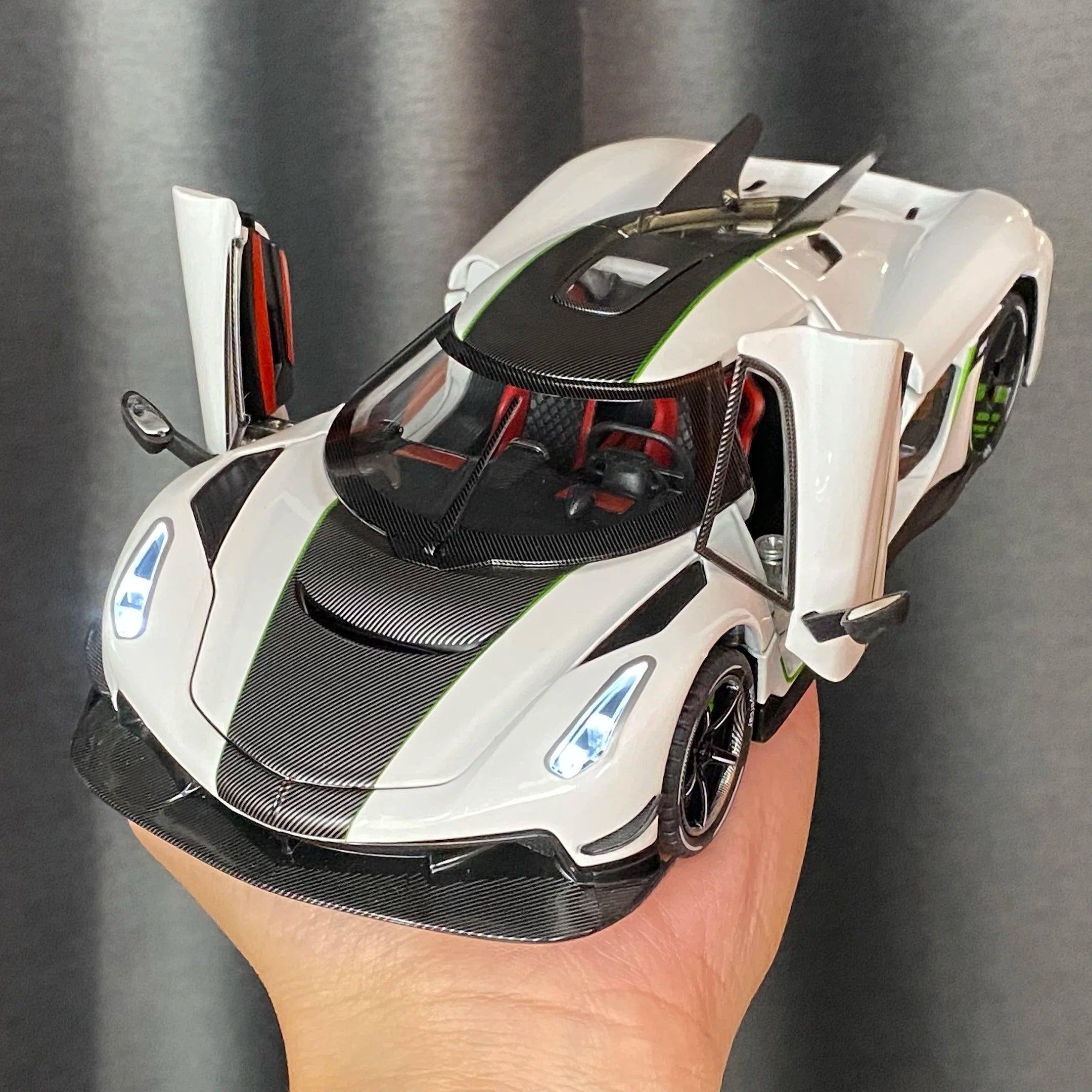 1:24 Jesko Absolut Supercar Alloy Metal Diecast Model Car Auto Accessories Store Central Control Screen Interior Ornaments Gifts