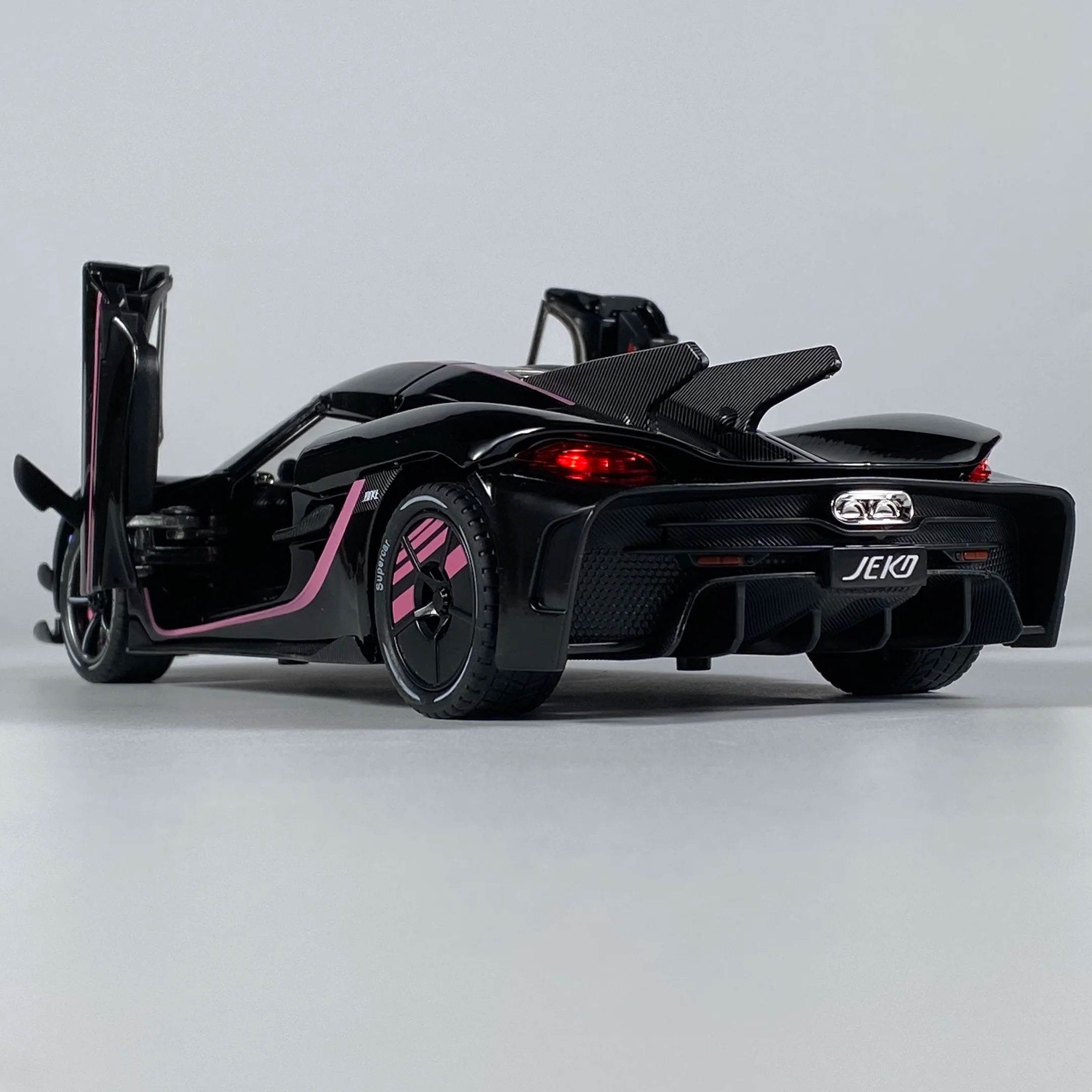 1:24 Jesko Absolut Supercar Alloy Metal Diecast Model Car Auto Accessories Store Central Control Screen Interior Ornaments Gifts