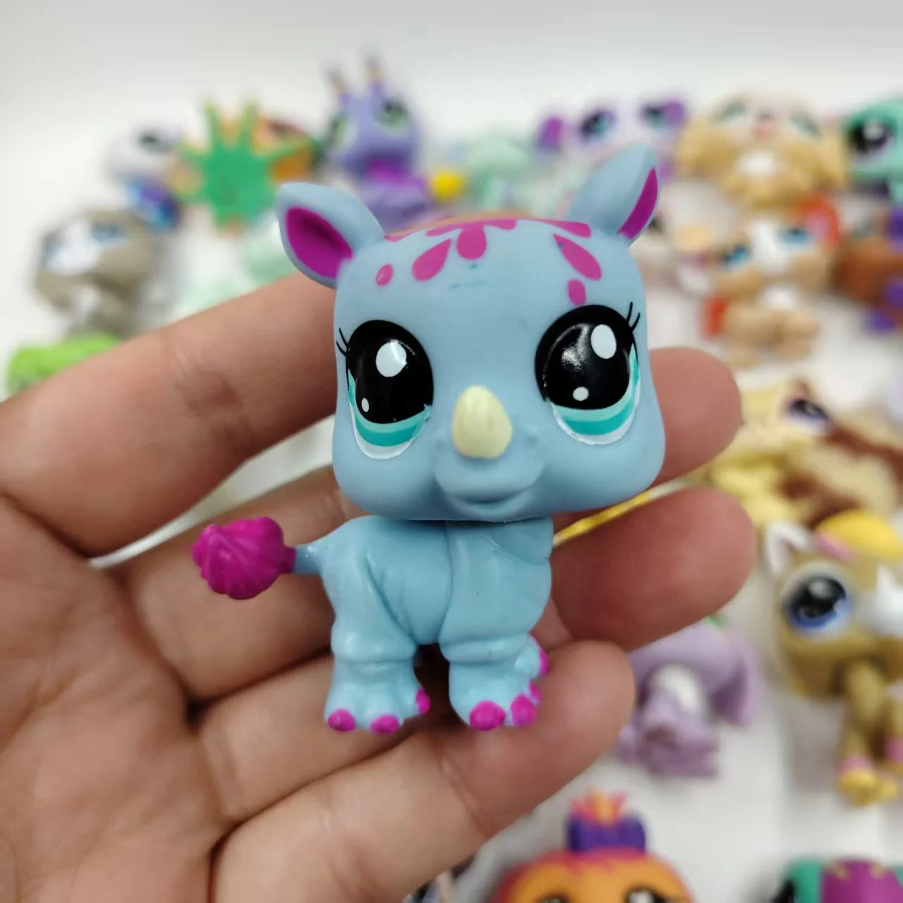 Original LPS Pet Toys Cute Animal Can Shake Head Kitten Collection Toys for Girls Christmas Birthday Gift