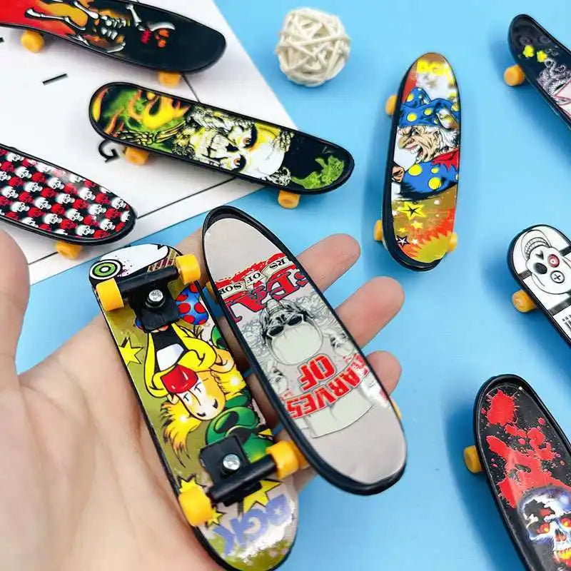 6PCS Finger Skatebords Fingerboard Small Toys For Boys Girls Birthday Party Favors Cool Gadgets Classroom Exchange Gifts